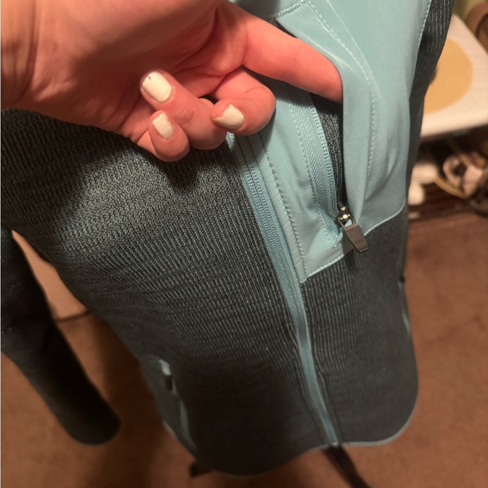 Ascend Jacket - Picture 5 of 11